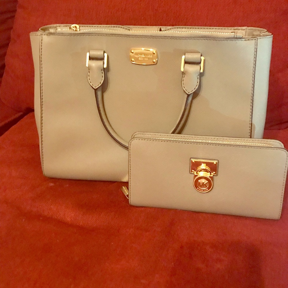 MK purse and wallet with tags